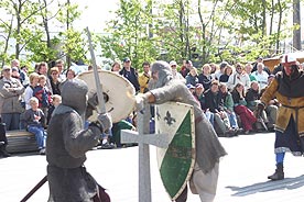 Merkw�rdige Gestalten tun merkw�rdige Dinge